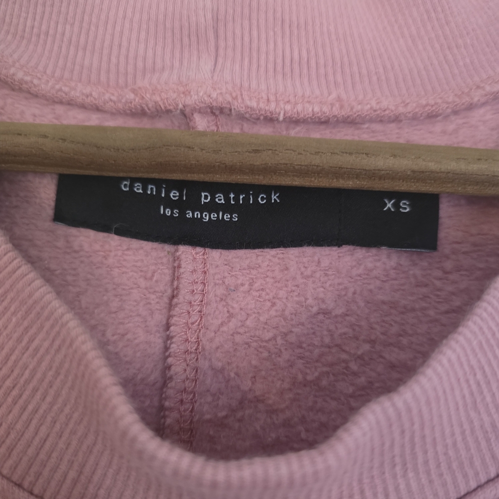 Elegant Pink Cold Shoulder Sweatshirt - Picture 4 of 6